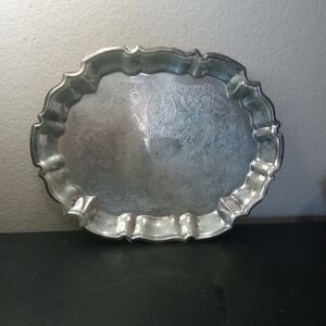 EXQUISITE Leonard Silver 10"x14" Scalloped & Footed Embossed Tray